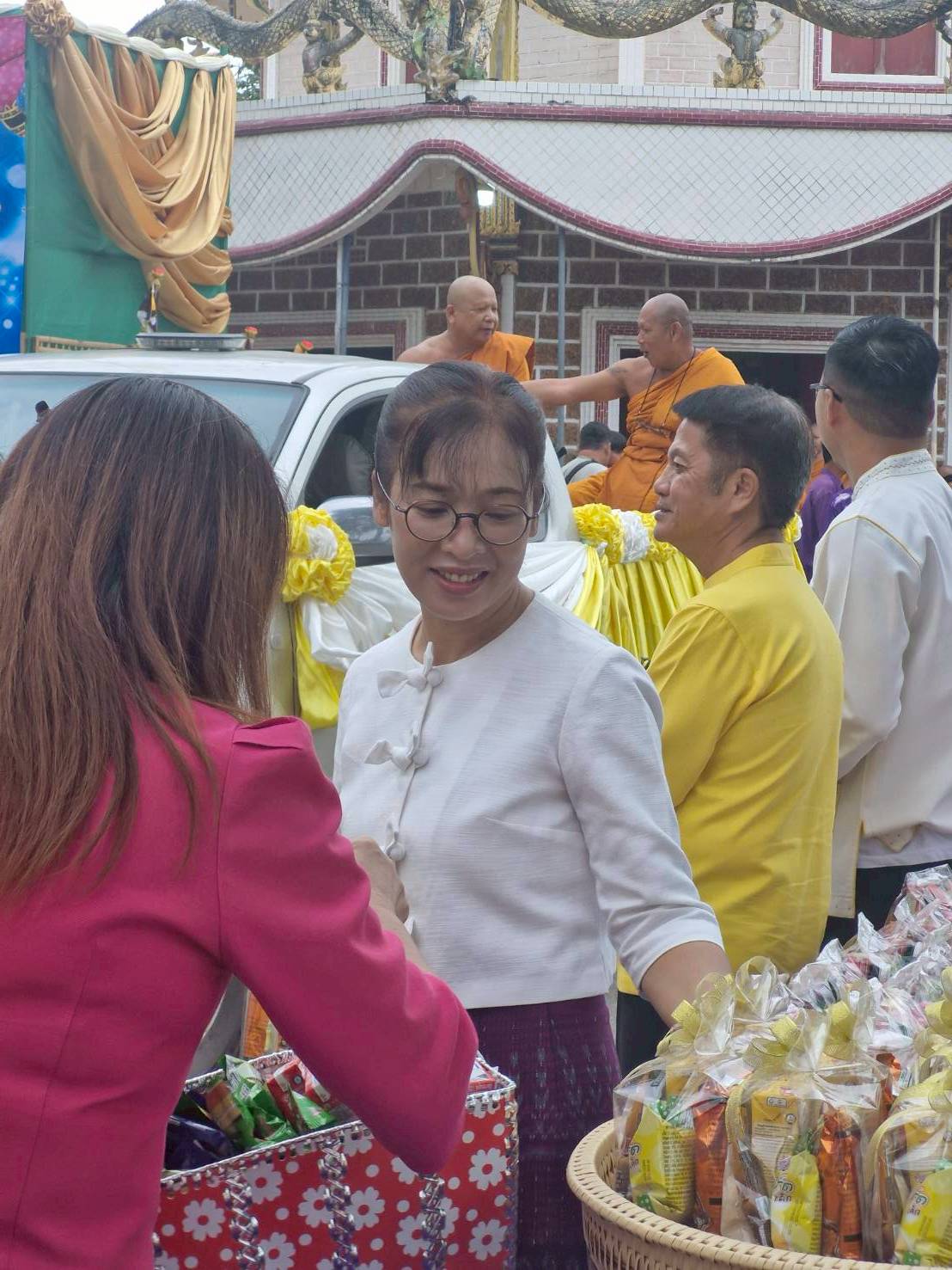  พช.ลานสักได้เข้าร่วมงานประเพณีออกพรรษา (ตักบาตรเทโว) ตำบลทุ่งนางาม อำเภอลานสัก จังหวัดอุทัยธานี