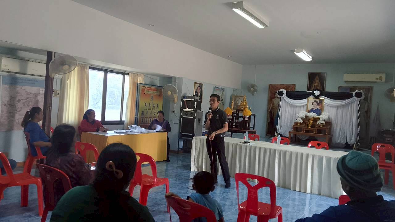  พช.ลานสักได้ร่วมติดตามการดำเนินงานกองทุนแก้ไขปัญหาความยากจน (กข.คจ)